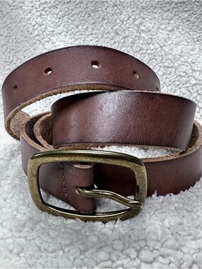 Linea Pelle Vintage,  Brown 
Genuine Leather Belt with brass hardware, M